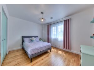Rue Dubuisson Chambly Quebec JLL Miguel Escobar Real Estate Montreal