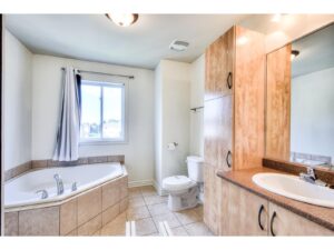 House for sale Boul. Dagenais O. # Laval Québec HRL Miguel escobar Realestate Laval